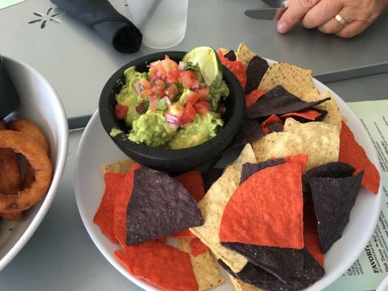 Waves Bar & Grill