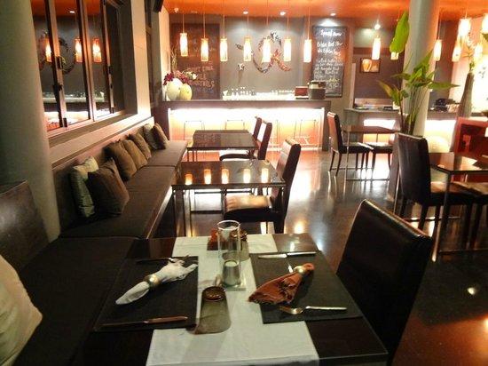 Red Alert Restaurant & Bar