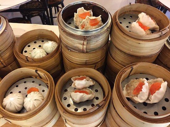 Tonmoung Restaurant