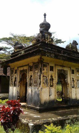 Nalknad Palace