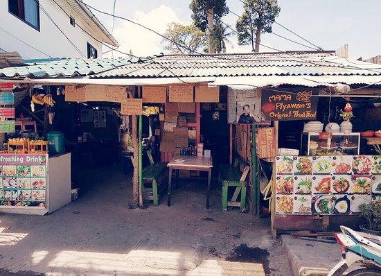 Mama Piyawan's