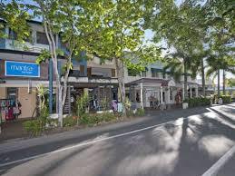 Macrossan Street