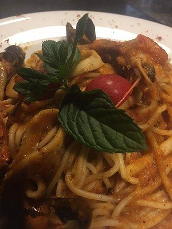 Cafe Restaurant 203