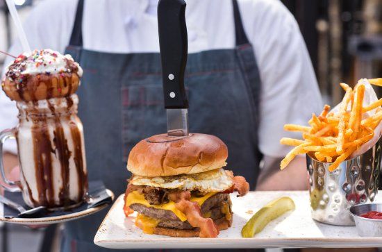 B Lux Grill & Bar