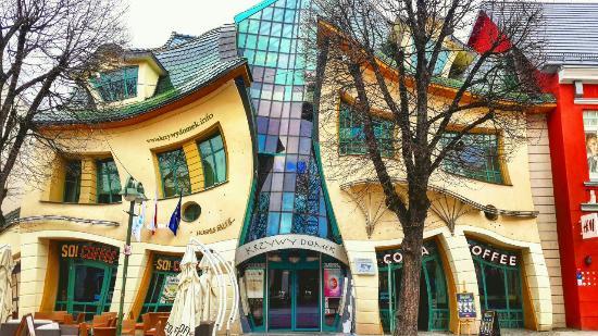 Das krumme Haus