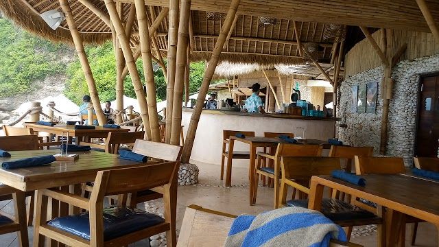 Sundays Beach Club