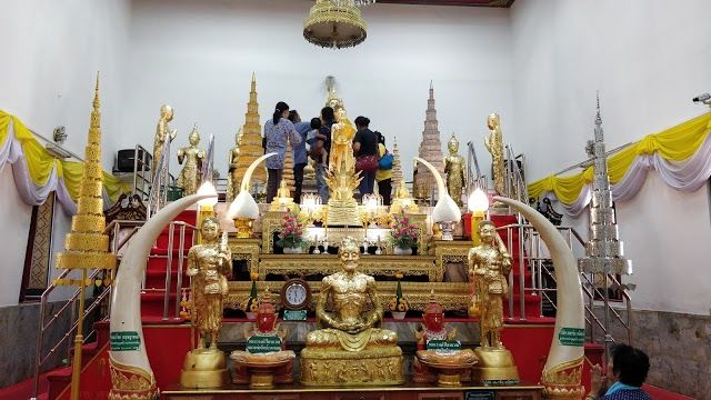 Wat Phet Samuth Woravihan