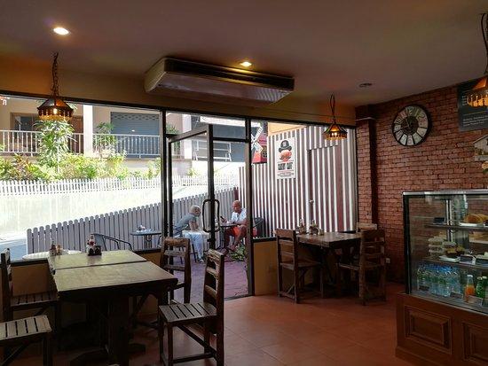 Cakery Cafe' by Pao