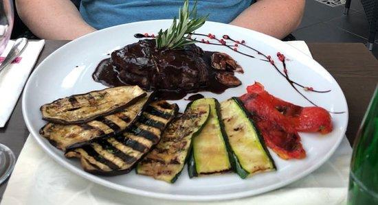 Mezzaluna Pizzeria Trattoria & Café