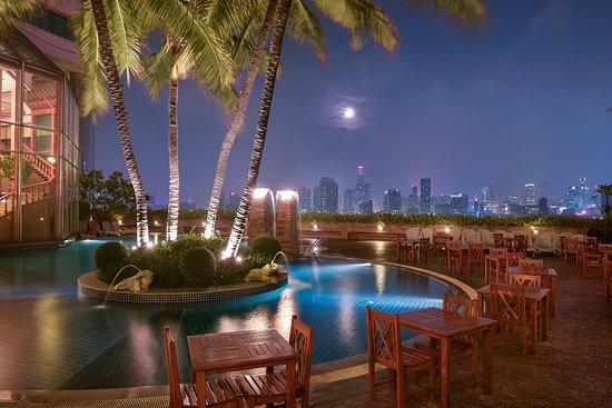 Coconut Pool Bar & Sunset Beer Garden