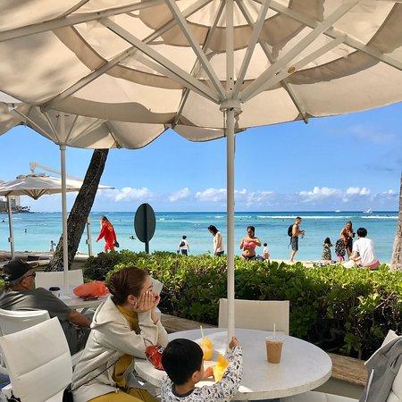 Beach Bar at the Moana Surfrider