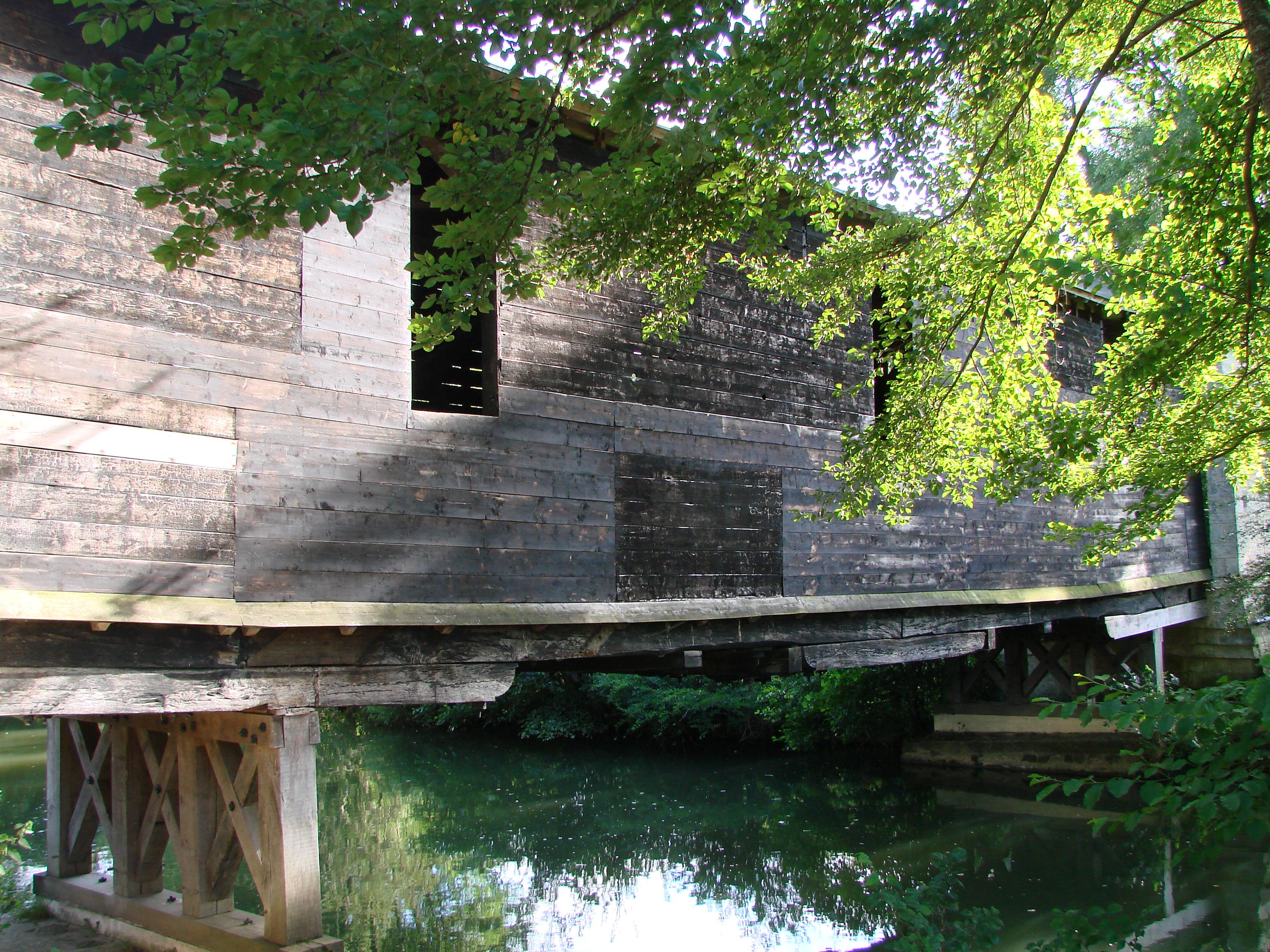Pont couvert en bois du Pont-Chretien-Chabenet