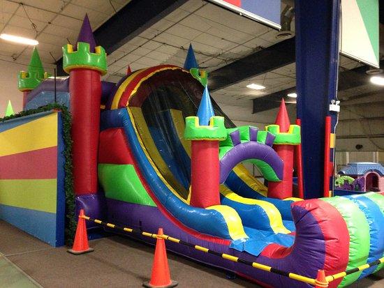 Kingswood Entertainment Centre