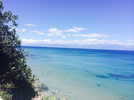 Plage de Peroulia