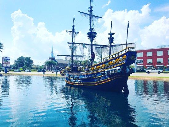 Mutiny Bay Miniature Golf