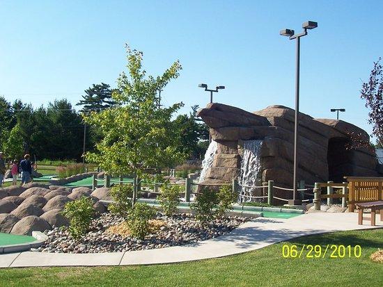 Eagle Falls Adventure Golf & Laser Tag