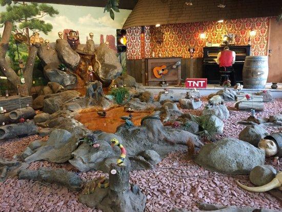 Leonelli's Playland Arcade