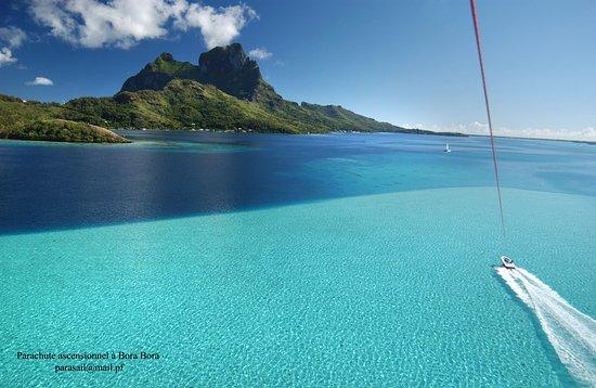 Bora Bora Parasail