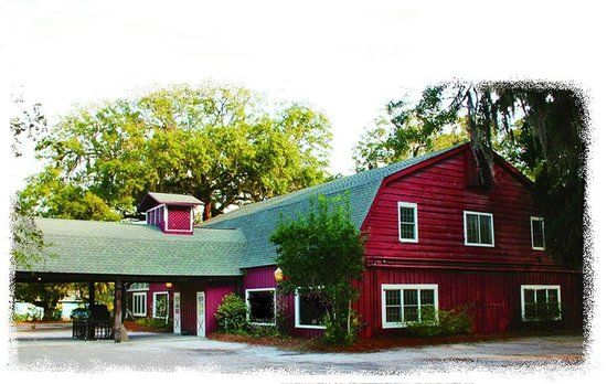 Bennie's Red Barn