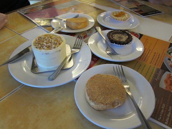 Rowena's Cafe
