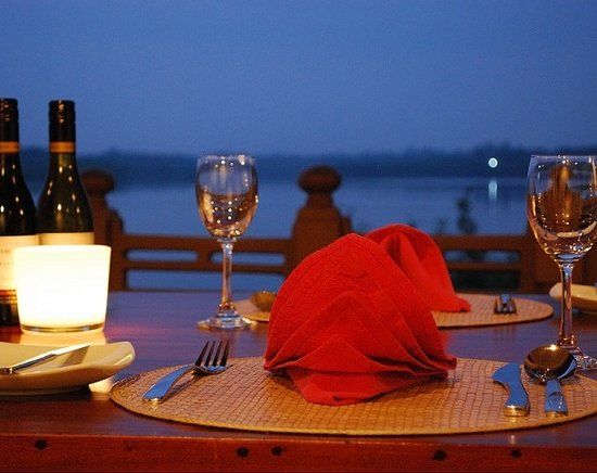 Kalla Bongo Lake Resort Restaurant