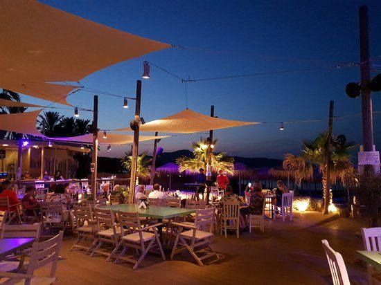 Almira Beach Bar and Restaurant
