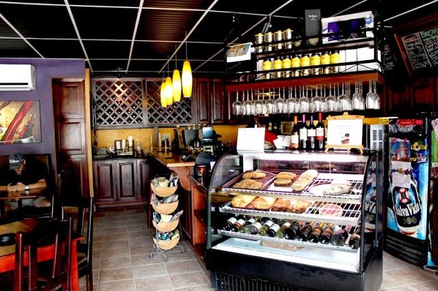 JavaVine Cafe & Wine Bar