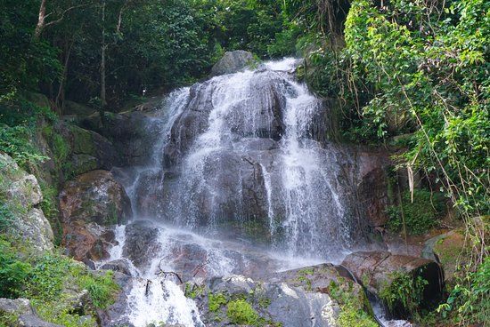Na Mueang-1 Waterfall