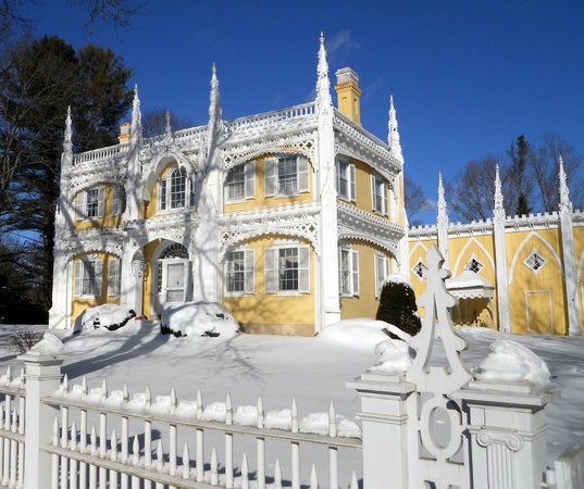 Wedding Cake House