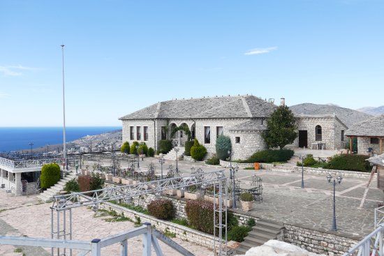 Lekuresi Castle