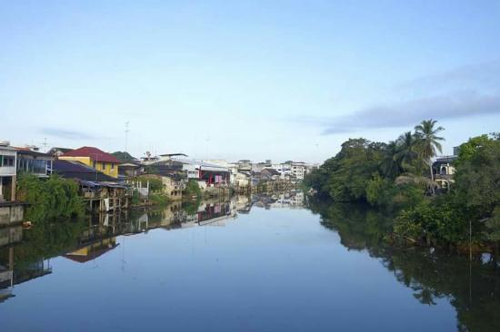 Chantaboon Waterfront Community