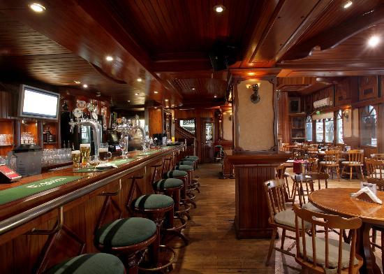 Chesters Bar