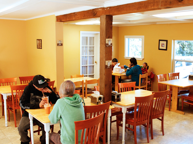 Sandy's Deli & Bakery
