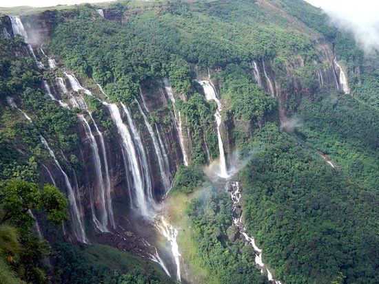 Nohsngithiang Falls