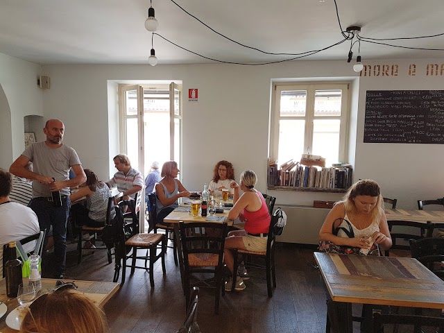 Osteria More e Macine