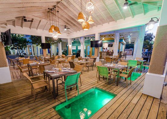 Hurricane Hole Bar and Restaurant